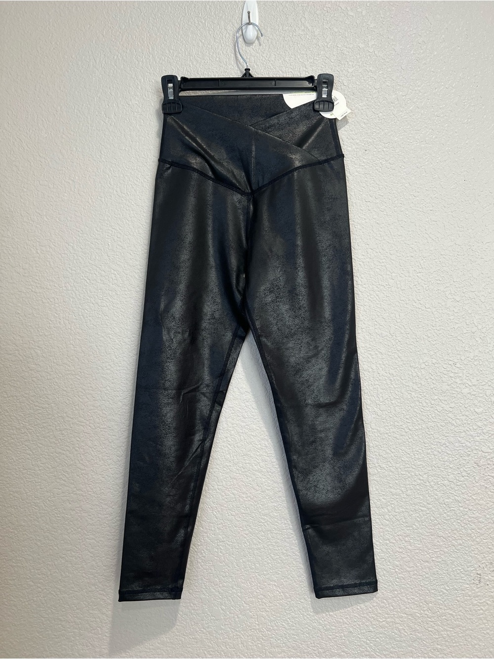 NWT Aerie Offline Black Foil Leggings, M Short